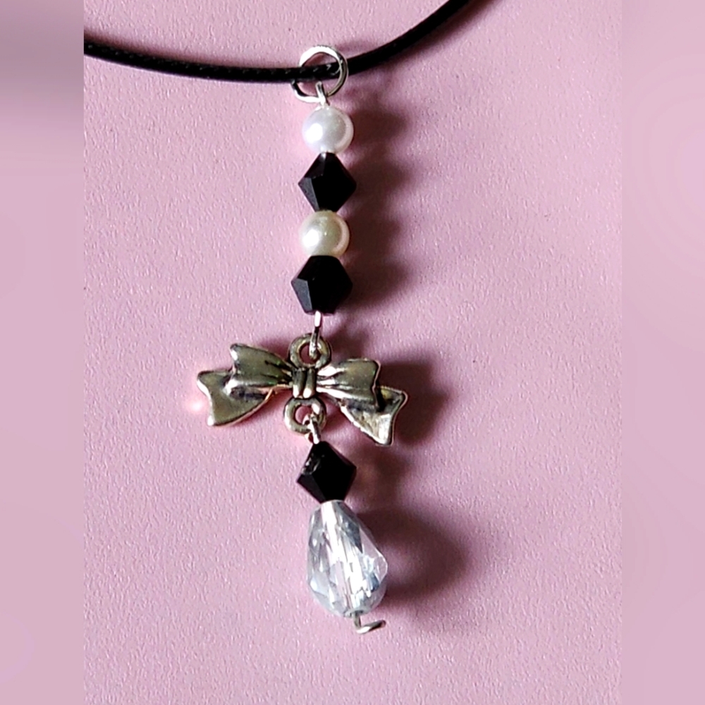 Bow charm necklace beaded